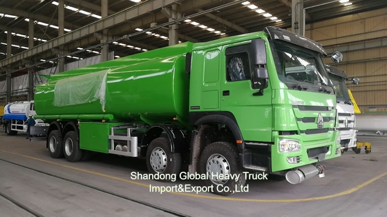 Sinotruk HOWO 8*4 Yakıt Tankı Kamyonu 12 Tekerlekli Petrol Tankörü 30000L Dönüştürme Kamyonu