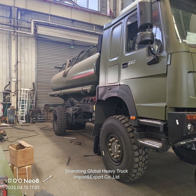Petrol Taşımacılığı Yakıt Tankı HOWO Düşük Fiyatlı Tanker Kamyon HOWO 4X4 Yakıt Tankı Kamyon