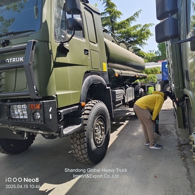 Petrol Taşımacılığı Yakıt Tankı HOWO Düşük Fiyatlı Tanker Kamyon HOWO 4X4 Yakıt Tankı Kamyon