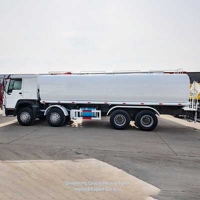 HOWO 8X4 Hafif püskürtme su tankı Kamyon Su tankı Bowser kamyon