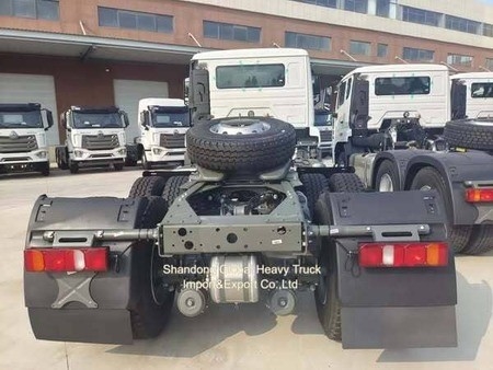 Çinli Ünlü Marka Sinotruk HOWO Ağır Kamyon HOWO 6*4 410 HP'li Traktör Kamyon
