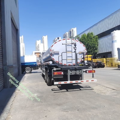 Sinotruk HOWO Vehicle 20000/30000L 6X4 Heavy Duty Tanker Drinking Sprinkler Water Truck