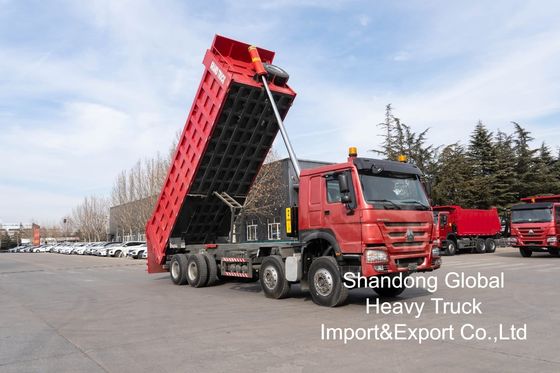 Sinotruk HOWO 420HP motorlu ve ağır madencilik için güçlendirilmiş kargo gövdesine sahip 8×4 atık kamyonu