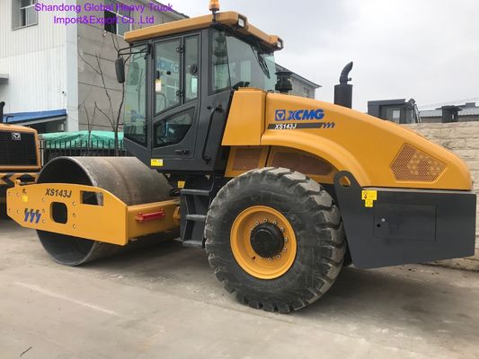 Resmi Kompaktör Çin 14 ton ağır kendi kendine hareket eden titreşimli rulo Xs143j Cezayir'de