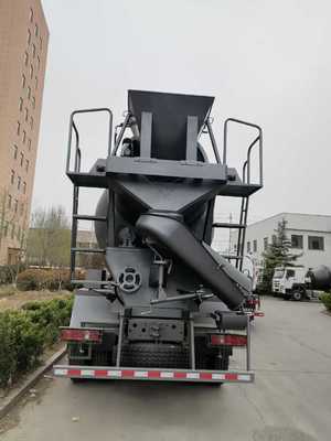 Yüksek verimlilik 20cbm Kapasite 400HP Motor Ağır Güçlü Şasi HOWO Beton Karıştırma Kamyonu