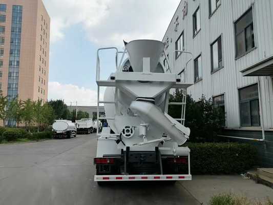 Yüksek verimlilik 20cbm Kapasite 400HP Motor Ağır Güçlü Şasi HOWO Beton Karıştırma Kamyonu
