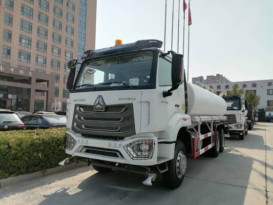 Yeni Sinotruk HOWO TX/NX 6×4 Sprinkler Su Tankı 20 ton yük kapasitesi ve paslanmaz çelik tankı
