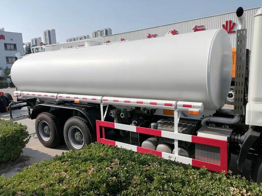 30.000 Litre Kapasiteli ve 371HP / 380HP Motorlu, Verimli Su Taşımacılığı için Yepyeni 6x4 Su Tanker Kamyonu