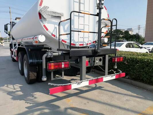 Yeni Sinotruk HOWO TX/NX 6×4 Sprinkler Su Tankı 20 ton yük kapasitesi ve paslanmaz çelik tankı