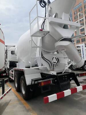 Sinotruk HOWO 8X4 371HP 14cbm Beton Mikser Kamyonu Zz1317n3261W