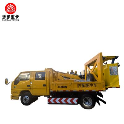 HOWO 4×2 Çarpışma Yastığı Kamyonu 350 beygir gücü ve Otoyol Bakım Güvenliği için Enerji Emen Koruma Sistemi