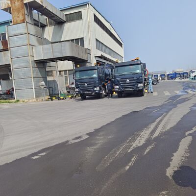 HOWO 15CBM Vakumlu Kanalizasyon Emme Kamyonu, 266HP Motorlu ve Septik Tank Temizliği için 6 × 4 Tahrikli