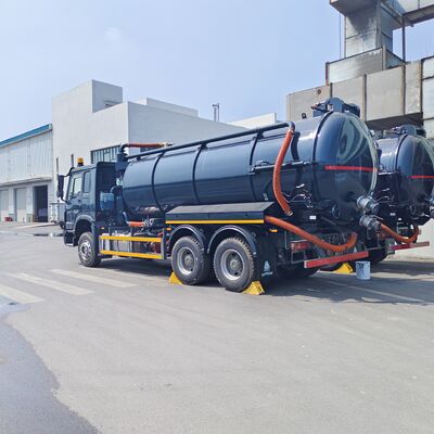 HOWO 15CBM, Septik tank temizliği için 6*4 sürücü tekerle ve 251-350 beygir gücüne sahip vakumlu kanalizasyon emici kamyonu