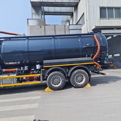 HOWO 15CBM, Septik Tank Temizliği için 6×4 Sürücü Tipi ve Hidrolik Çökme Sertifikasıyla Vakumlu Kanalizasyon Emik Kamyonu