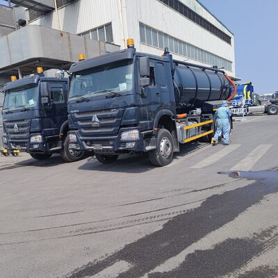 HOWO 15CBM Septik tank temizliği ve çamur taşımacılığı için 6*4 sürücü tekerle ve dizel yakıtlı vakumlu kanalizasyon emici kamyonu