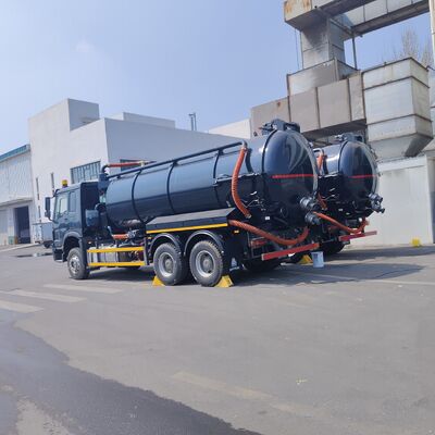 HOWO 15CBM Septik tank temizliği ve çamur taşımacılığı için 6*4 sürücü tekerle ve dizel yakıtlı vakumlu kanalizasyon emici kamyonu