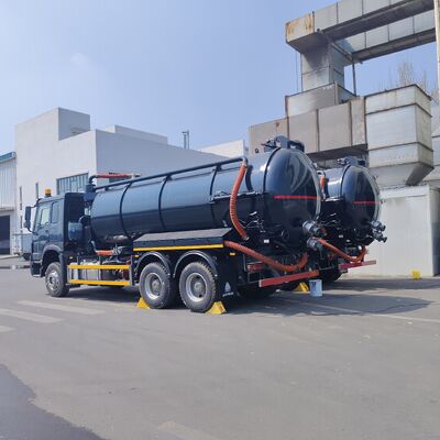 HOWO 15CBM Septik Tank Temizleme ve Endüstriyel Atıklar için 6 × 4 Tahrikli ve 336HP Motorlu Vakumlu Kanalizasyon Emme Kamyonu