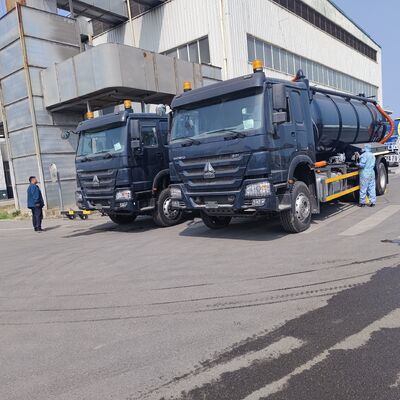 HOWO 15CBM Septik Tank Temizleme ve Endüstriyel Atıklar için 6 × 4 Tahrikli ve 336HP Motorlu Vakumlu Kanalizasyon Emme Kamyonu