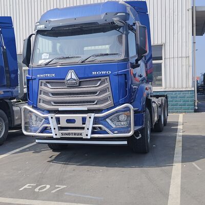 HOWO NX 6×4 traktör kamyonu 420HP dizel motorlu ağır işli manuel şanzıman ve madencilik için güçlendirilmiş şasi