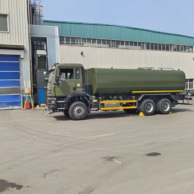 HOWO TX 6×4 Su Tankı Kamyonu, 20T Yük Taşıma Kapasitesi Euro 2 Emisyon Standardı ve Toz Kontrolü ve Belediye Temizliği için >16m Yağmurlama Alanı