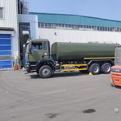 HOWO TX 6×4 Su Tankı Kamyonu 15-20 CBM Kapasitesi ve Toz Kontrolü ve İrişim için Yüksek Basınçlı Su Pompası