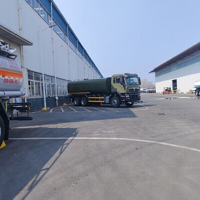 HOWO TX 6×4 Su Tankı Kamyonu 20T'lik yüküyle yol toz bastırma ve belediye temizliği için