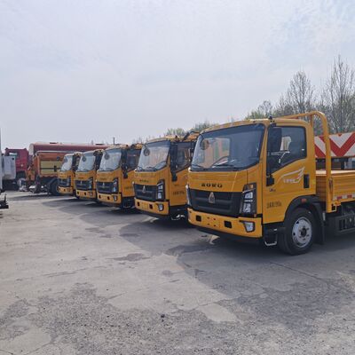 HOWO 4×2 Dizel Motorlu Çarpma Minderli Kamyon, Otoyol Güvenliği için Hidrolik Kontrol Sistemli ve Modüler Enerji Emici Tasarımlı