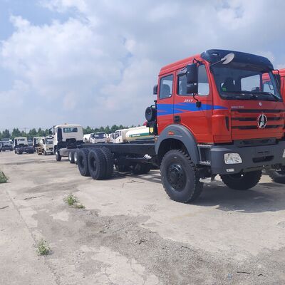 BEIBEN 2642 420HP WEICHAI motoru ve 30-40 ton ağır madencilik yükü ile 6×6 madencilik atık kamyonu