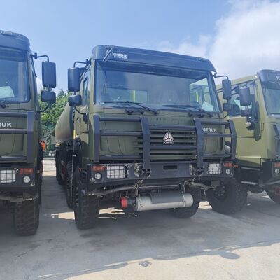 HOWO Ağır Güçlü Yakıt Taşımacılığı için 30000L Kapasite ve 371HP Motorlu 8×8 Yakıt Tank Kamyonu