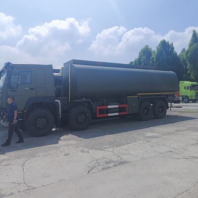 HOWO 8×8 40.000L yakıt tankı kamyonu, 371HP motorlu ve ağır yük yakıt taşımacılığı için 8×8 dört tekerlekten çekici