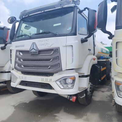 HOWO NX 6×4 CNG yakıt tankı 400 HP motorlu ve yakıt dağıtım için 25.000L kapasiteli