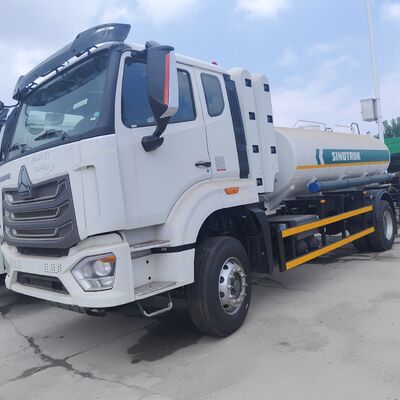 HOWO NX 6×4 CNG Yakıt Tankı Kamyonu, Dizel ve Benzin Taşımacılığı için 400HP Motorlu ve 20T Yüklü
