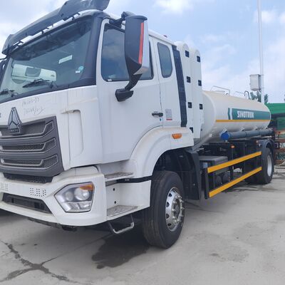 HOWO NX 6×4 CNG Yakıt Tankı Kamyonu, Dizel ve Benzin Taşımacılığı için 400HP Motorlu ve 20T Yüklü