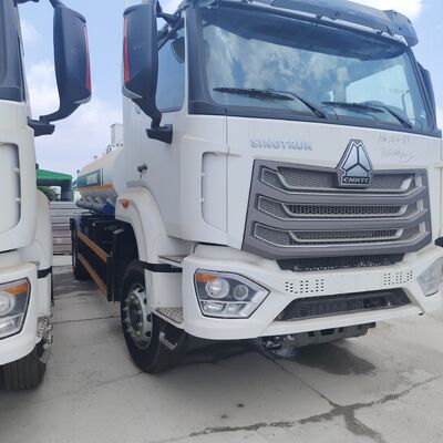 HOWO NX 6×4 CNG Yakıt Tankı Kamyonu, Dizel ve Benzin Taşımacılığı için 400HP Motorlu ve 20T Yüklü