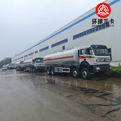 Beiben 8x8 35000L dizel yakıtlı bowser kamyonu Kongo madencilik alanları için ağır görev off road şasi ile