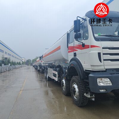 Beiben 8x8 35000L Yakıt Tankı Kamyonu Ağır Görevli Çapraz Diesel Tanker Kamyonu Kongo Madenciliği için