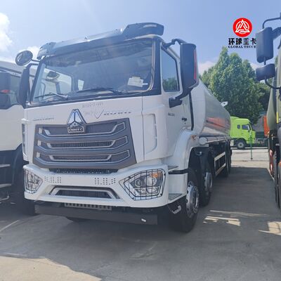 HOWO NX 8x4 30000L Yakıt Tanklı Kamyon Kenya Yakıt Taşımacılığı için Ağır Güçlü Dizel Bowser Kamyon