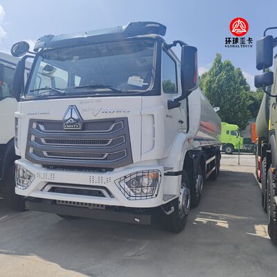 HOWO NX 8x4 30000L Yakıt Tanklı Kamyon Kenya Yakıt Taşımacılığı için Ağır Güçlü Dizel Bowser Kamyon