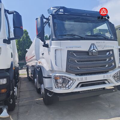 Zambiya Madencilik ve Yakıt Dağıtımı İçin HOWO NX 8x4 30000L Akaryakıt Tankeri Ağır Hizmet Dizel İkmal Kamyonu