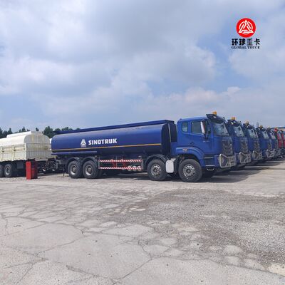 Tanzanya Pazarı İçin HOWO NX 8x4 30000L Akaryakıt Tankeri Ağır Hizmet Dizel Tanker Kamyonu