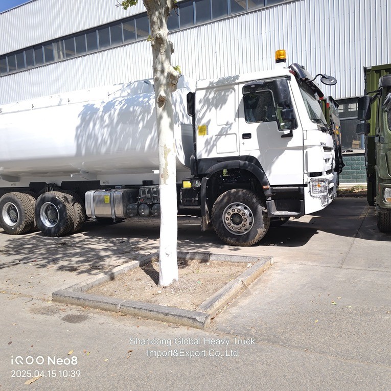 Yeni Sinotruk HOWO 6X4 20000L Petrol Tankı Yakıt Tankörü Filipinler'de Satılıyor