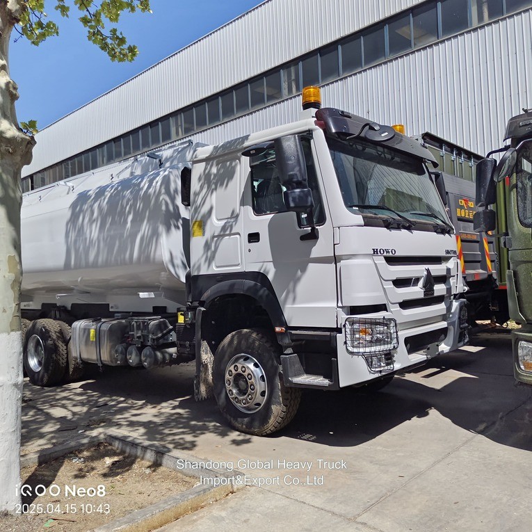 Yeni Tasarım Aracı 3 Eksel 40000 litre Yakıt Yağ Petrol Tanker Taşıma Kamyonu