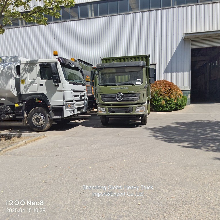 Sinotruk HOWO 4X2 Kargo Kamyon Soğutucu Kamyon Kutu Kamyon