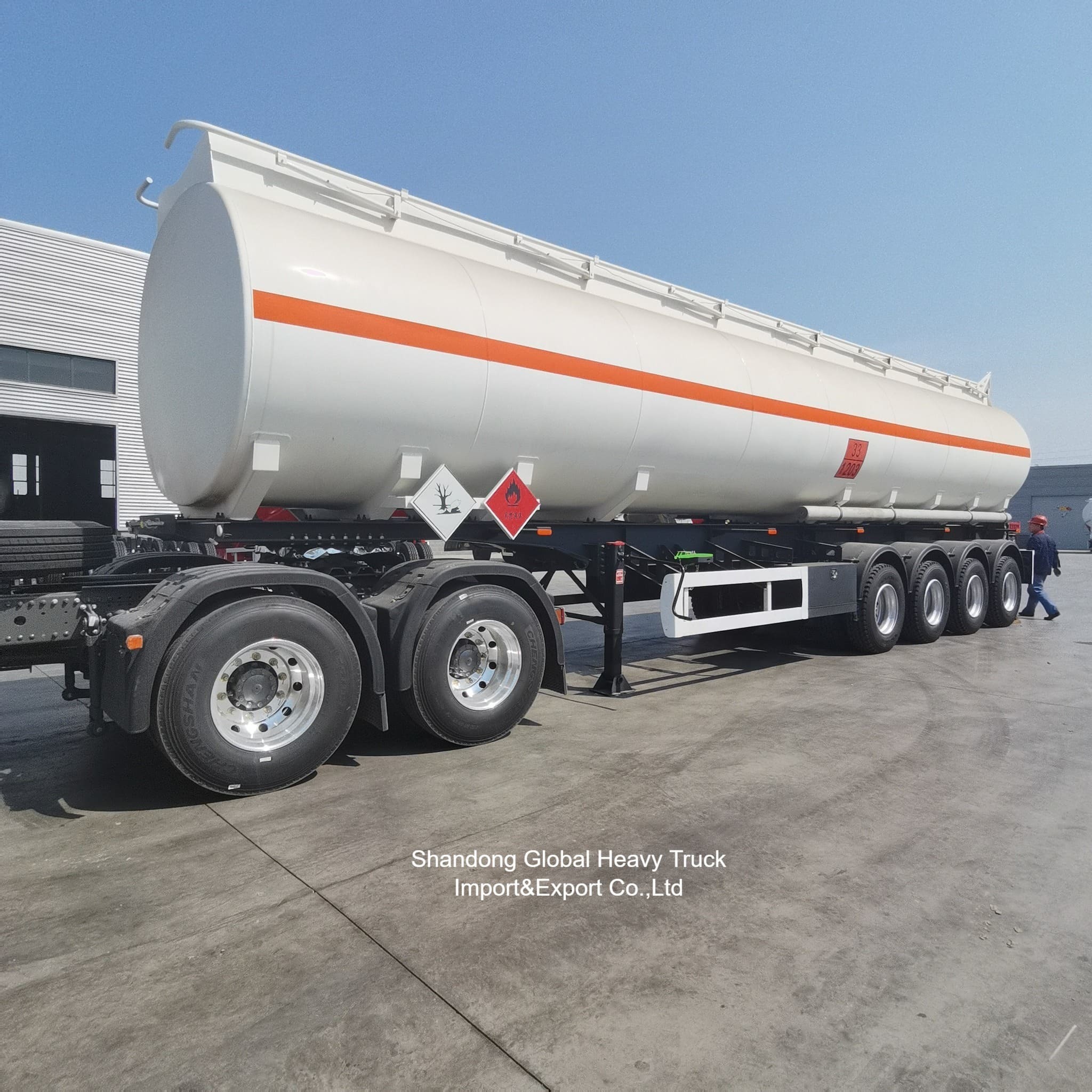 3 Dingil Karbon Çelik Q345B 45000L Yakıt Tanker Yarı Römork