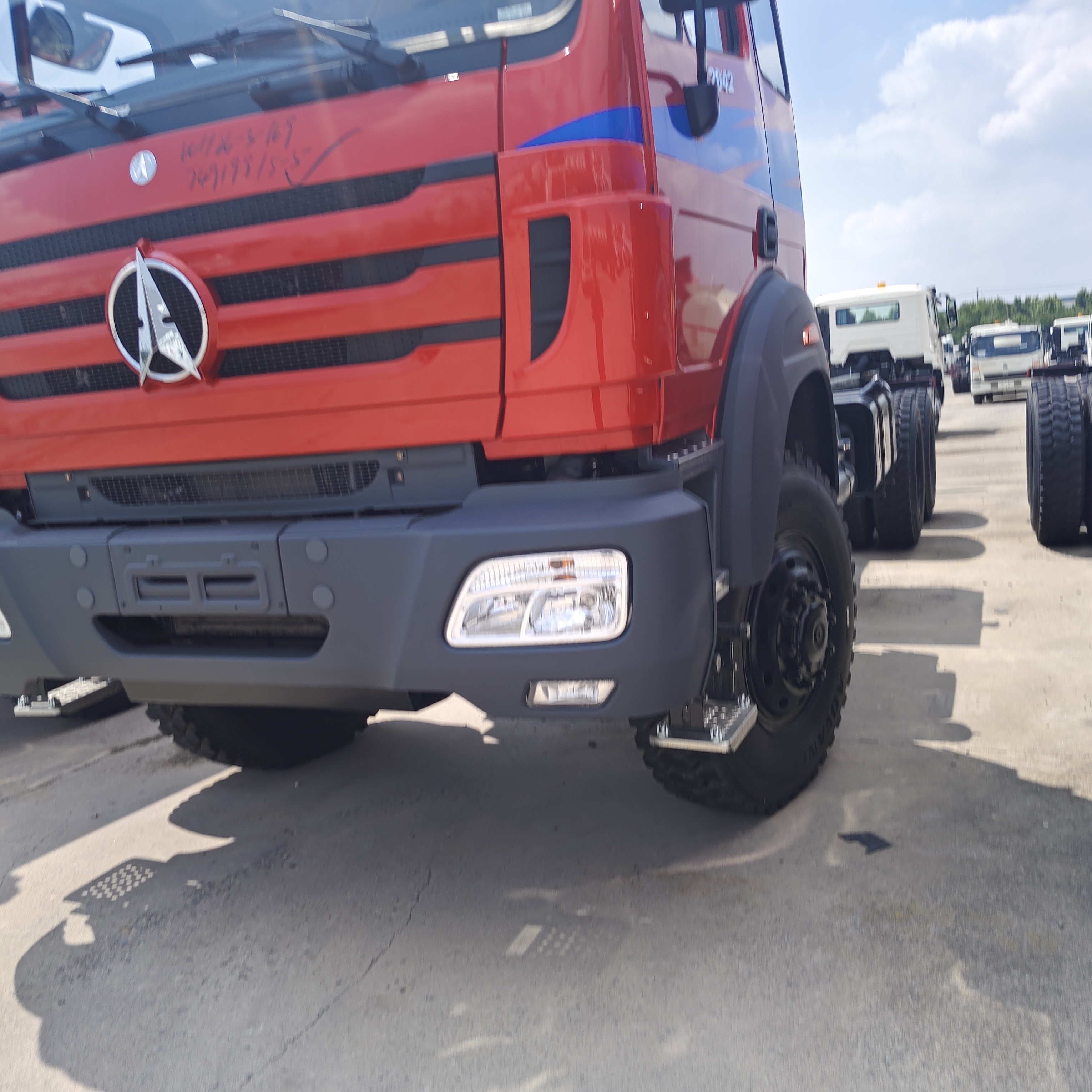 BEIBEN 2642 420 HP WEICHAI Motoru ve Mercedes-Benz Teknoloji Şasi ile 6×4 Ağır Görevli Traktör Kamyonu