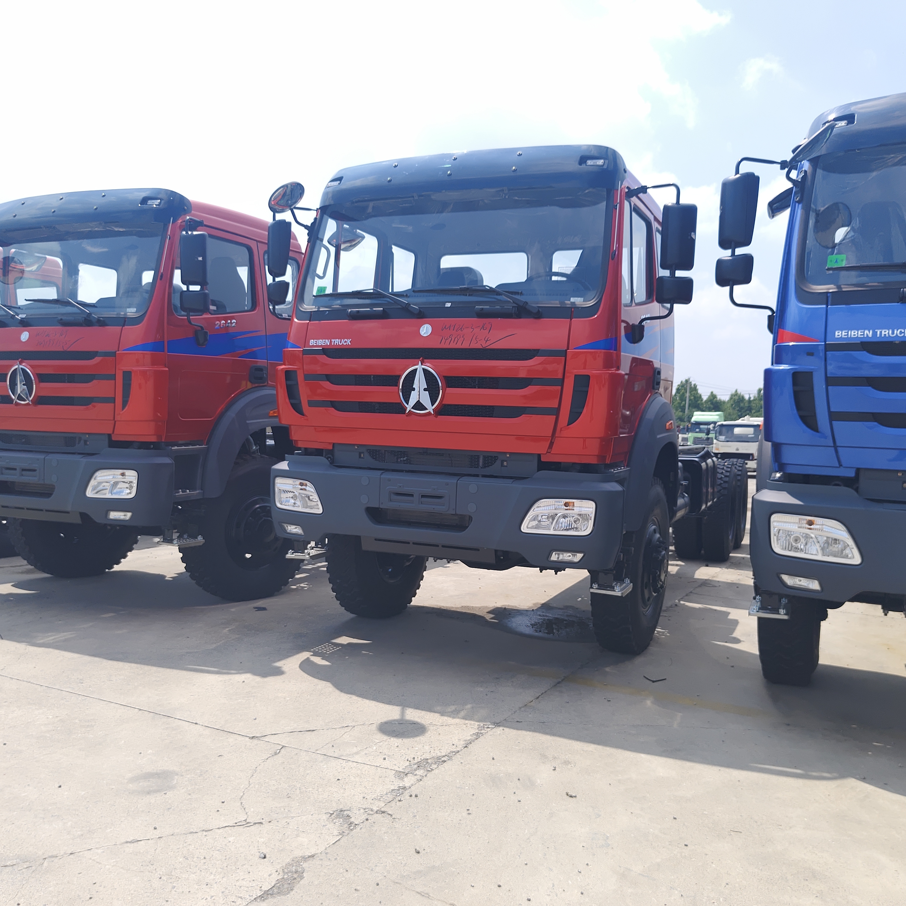 BEIBEN 2642 420 HP WEICHAI Motoru ve Mercedes-Benz Teknoloji Şasi ile 6×4 Ağır Görevli Traktör Kamyonu