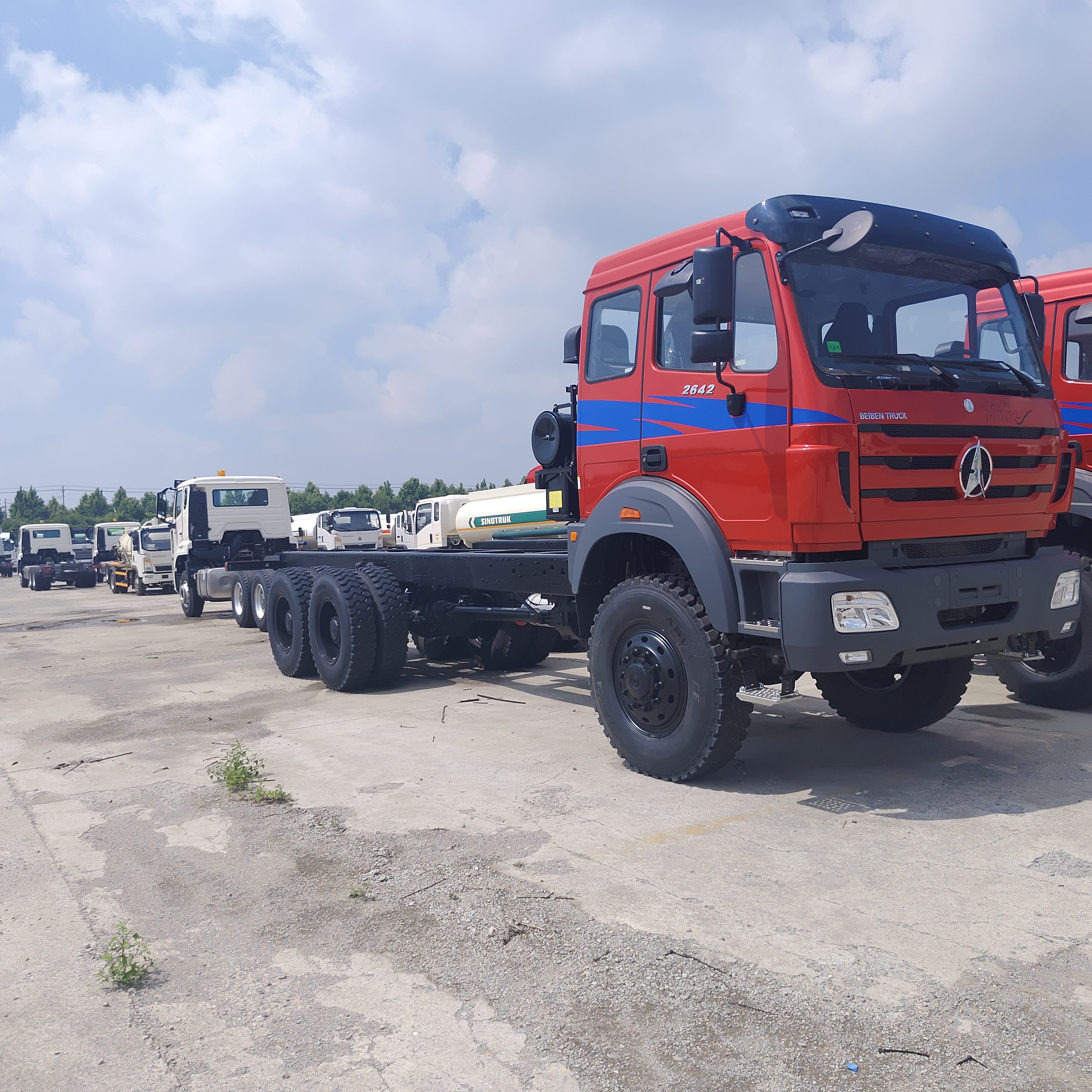 BEIBEN 2648 480HP WEICHAI motoru ve 30-40 ton bakır ve kobalt taşımacılığı için ağır görevli madencilik atık kamyonu