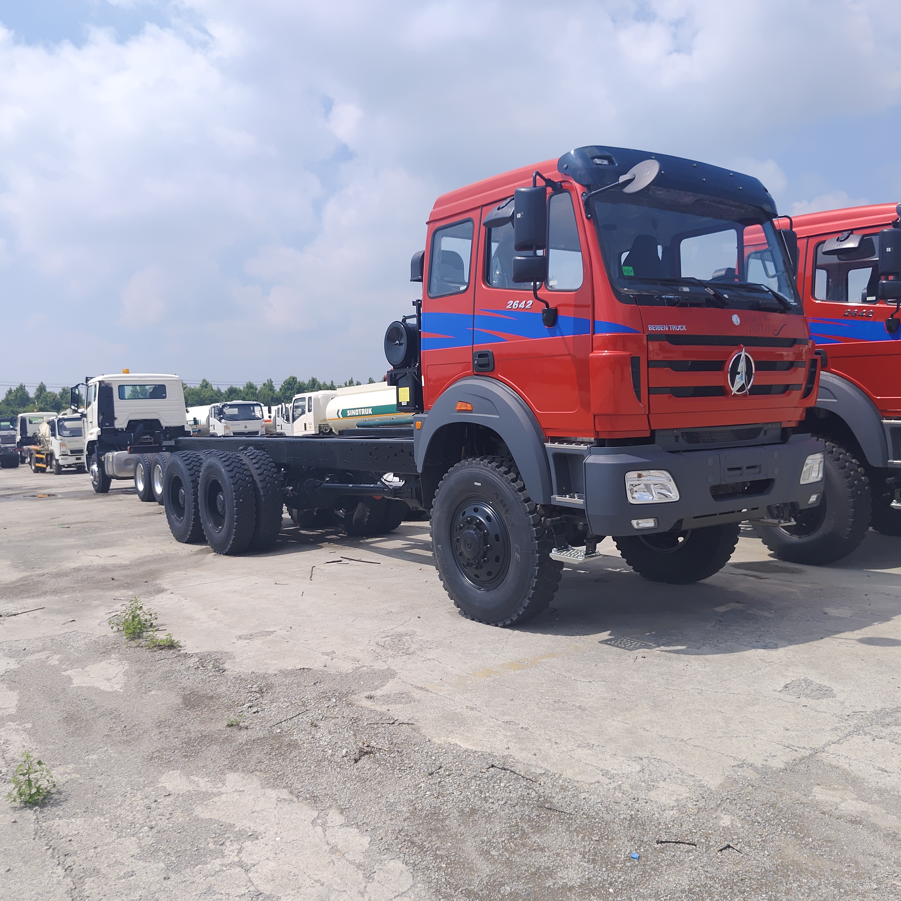 BEIBEN 2642 420HP WEICHAI motoru ve 30-40 ton ağır madencilik yükü ile 6×6 madencilik atık kamyonu