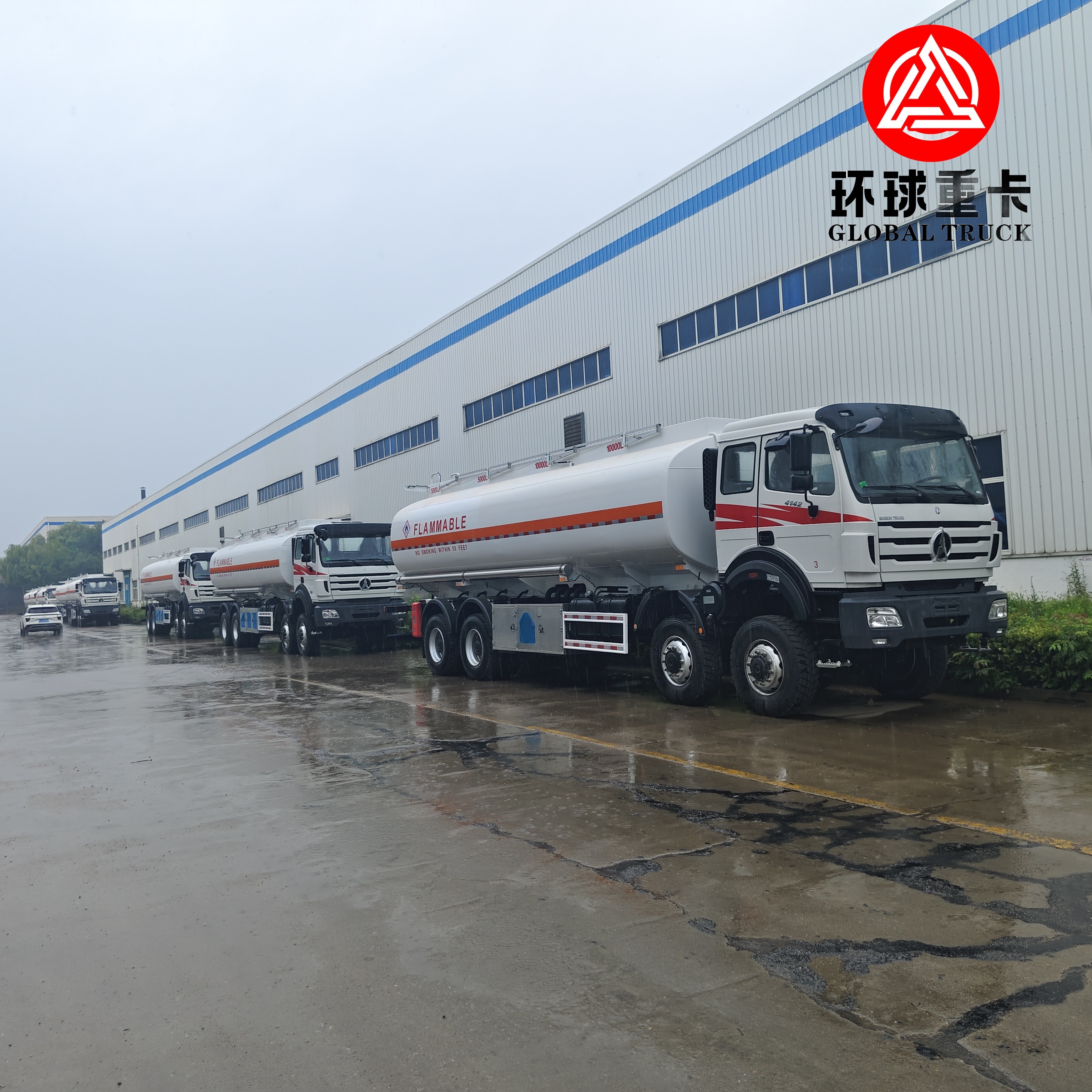 Beiben 8x8 35000L dizel yakıtlı bowser kamyonu Kongo madencilik alanları için ağır görev off road şasi ile