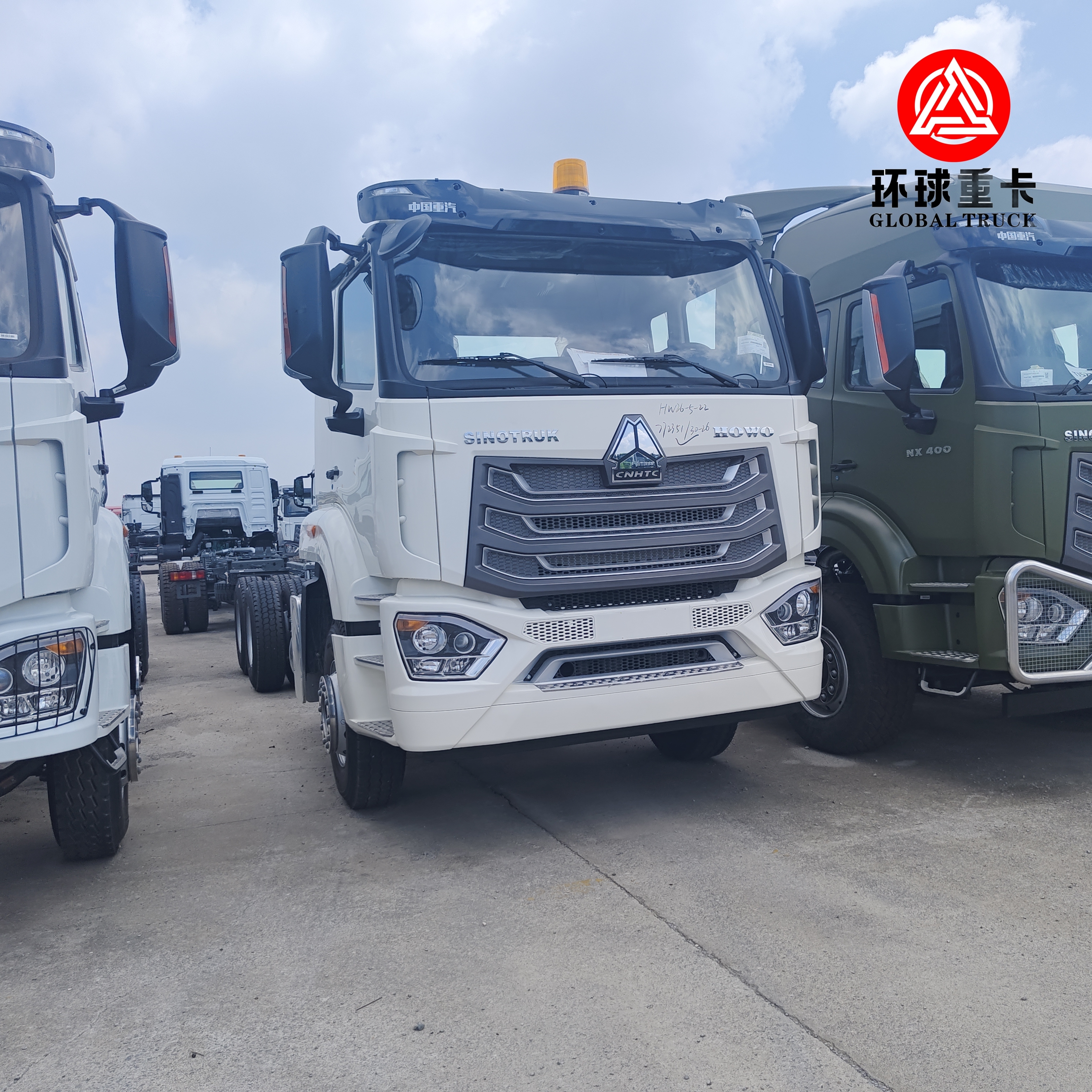 Yepyeni HOWO NX 6x4 Traktör Kamyon 430HP Ağır Hizmet Lojistiği için Sağdan Direksiyonlu Ana Taşıyıcı